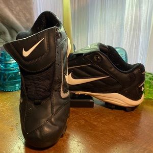 Men’s Nike Black/White Cleats Size 9.5